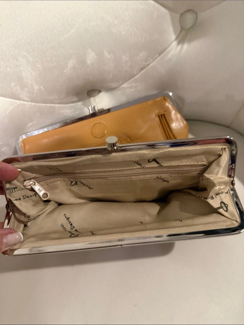 HOBO classic tan